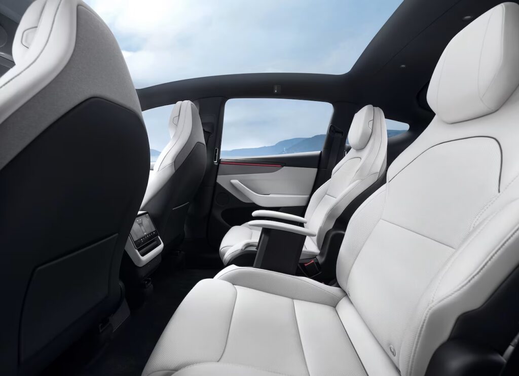 2025 Tesla Model Y L.