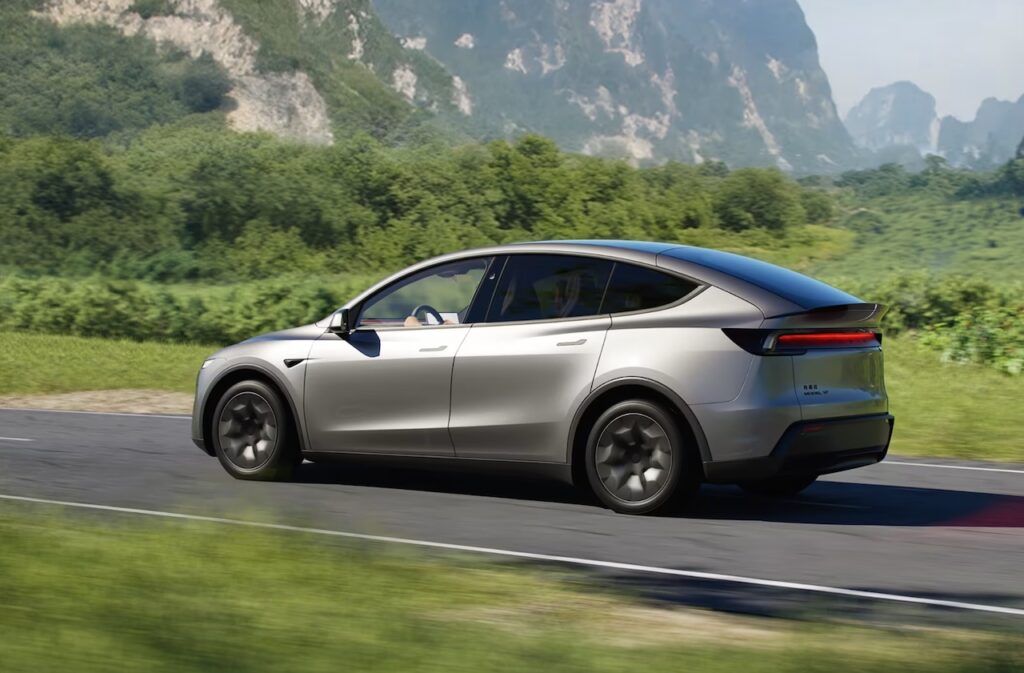 2025 Tesla Model Y L.