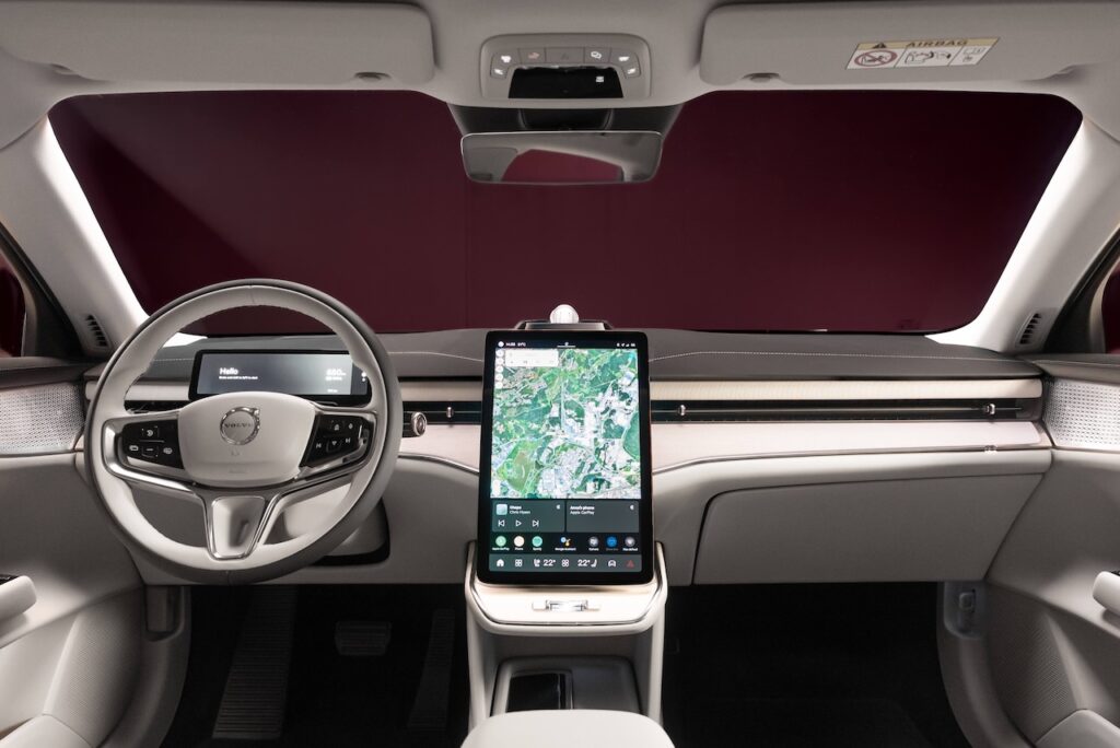 2025 Volvo ES90.
