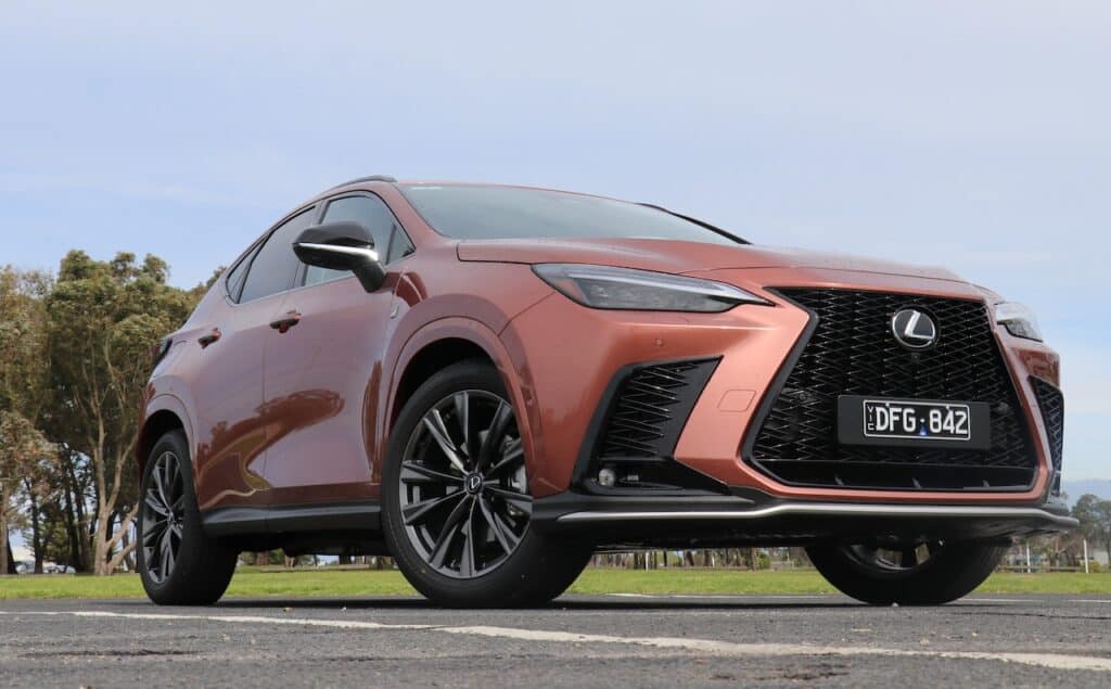 2025 Lexus NX450h+.