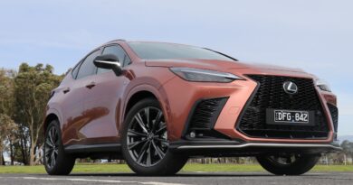 2025 Lexus NX450h+.