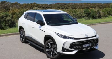 2025 MG HS Super Hybrid Essence.