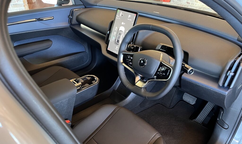 2026 Volvo EX30 Cross Country