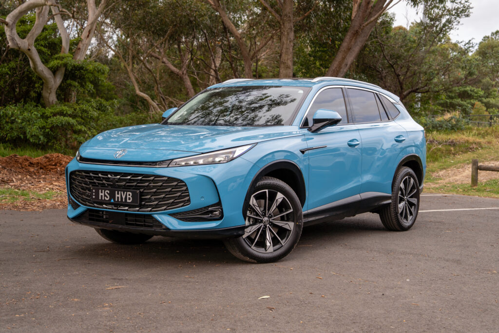 MG HS Hybrid+.