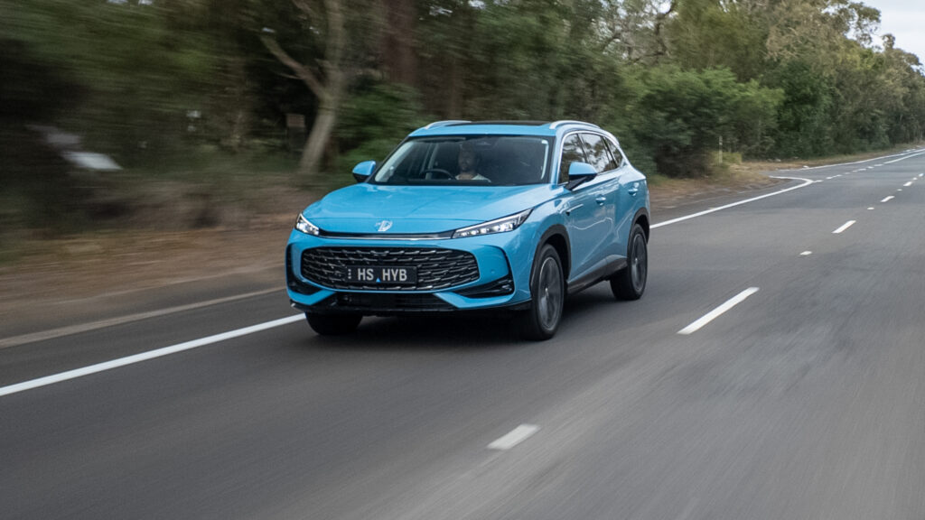 MG HS Hybrid+.