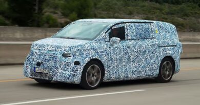 2026 Mercedes-Benz VLE.