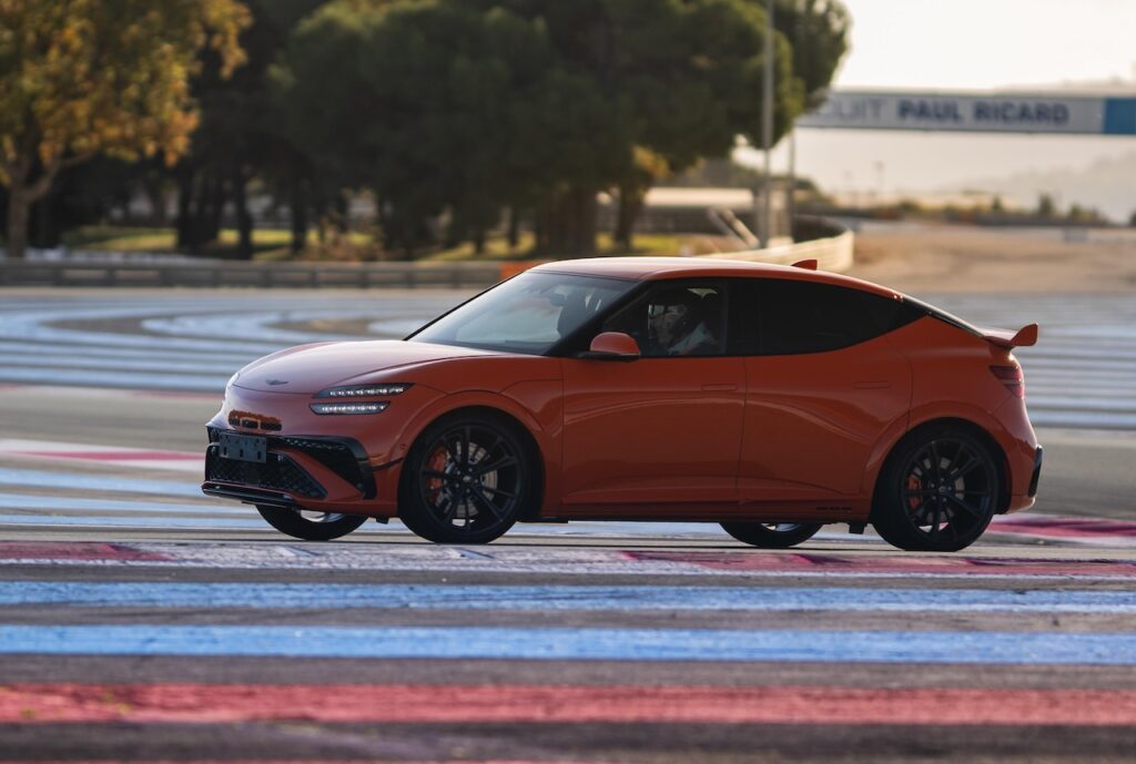 2026 Genesis GV60 Magma.