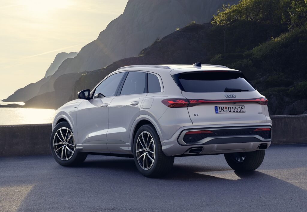 2026 Audi Q5 e-hybrid.
