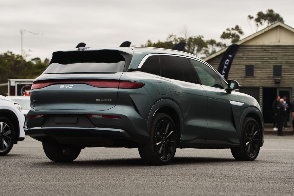 2025 BYD Sealion 8.