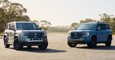 2026 Denza B5 Leopard (left) and D5.