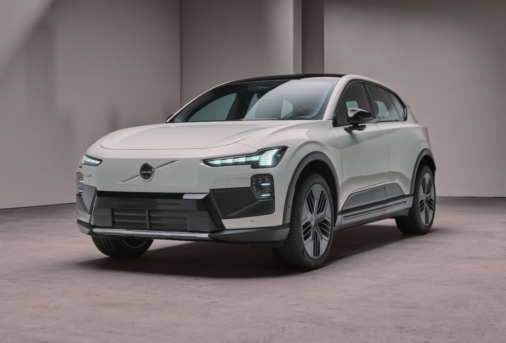 2026 Volvo EX60 Cross Country.