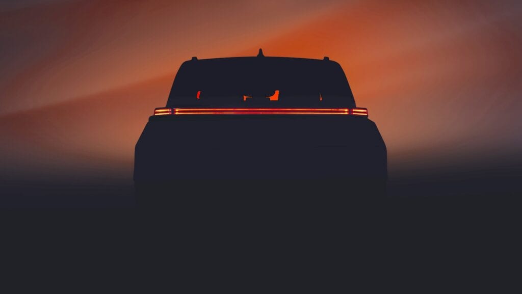 2027 Toyota Kluger tease.