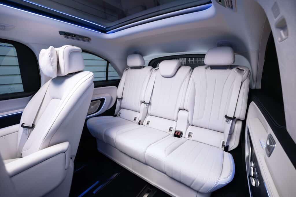 2026 Mercedes-Benz VLE 300 electric people-mover.