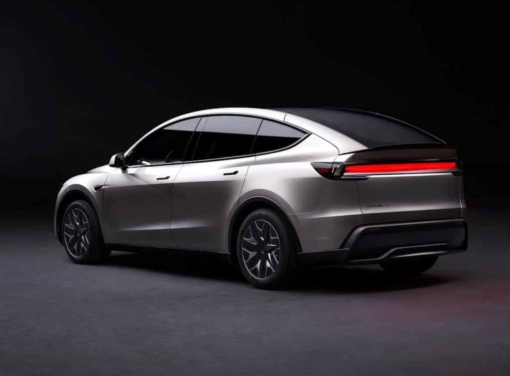 2026 Tesla Model Y L.