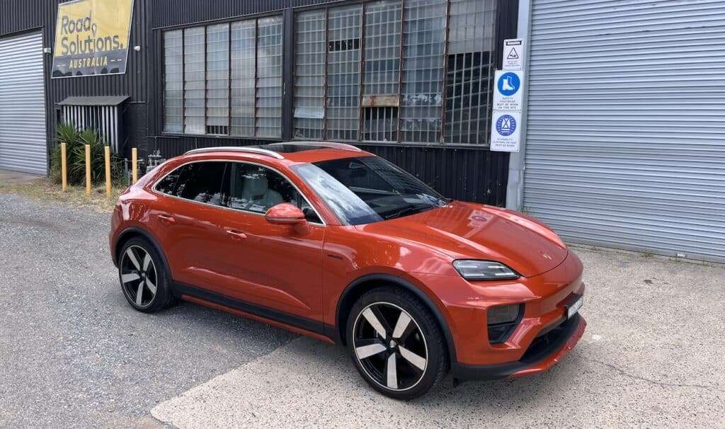 2026 Porsche Macan RWD