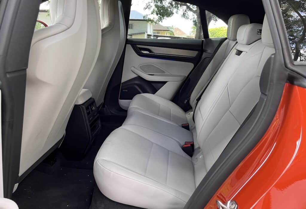 2026 Porsche Macan RWD