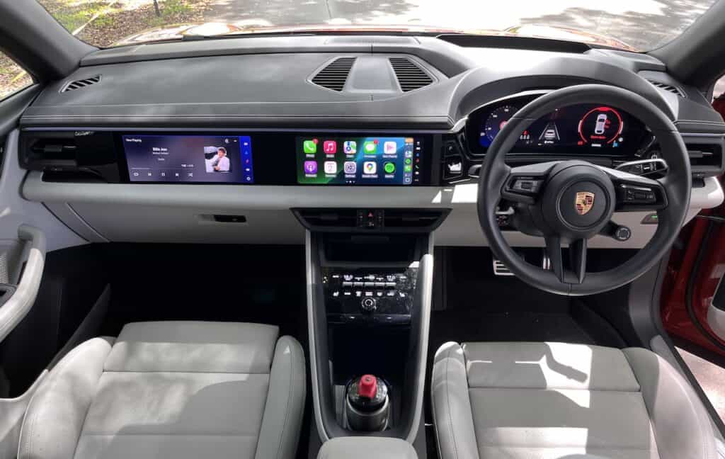 2026 Porsche Macan RWD