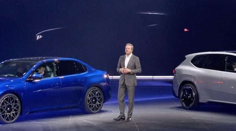 BMW i3 reveal. Touring teased in outline.