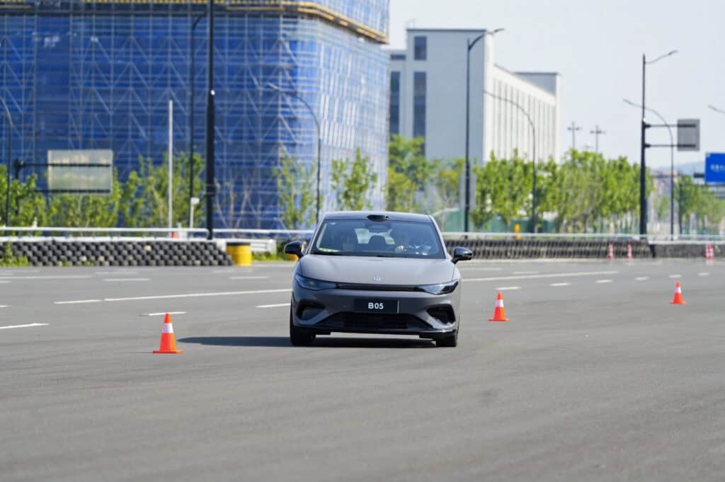 Leapmotor B05 Ultra driving