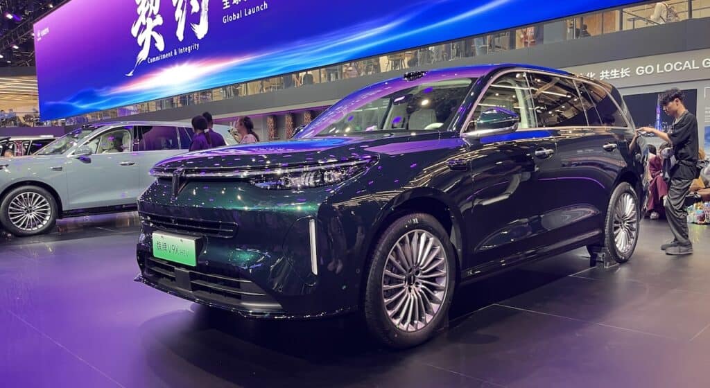 Wey V9X PHEV at the 2026 Beijing auto show