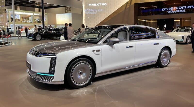 Maextro S800 limo at the 2026 Beijing auto show