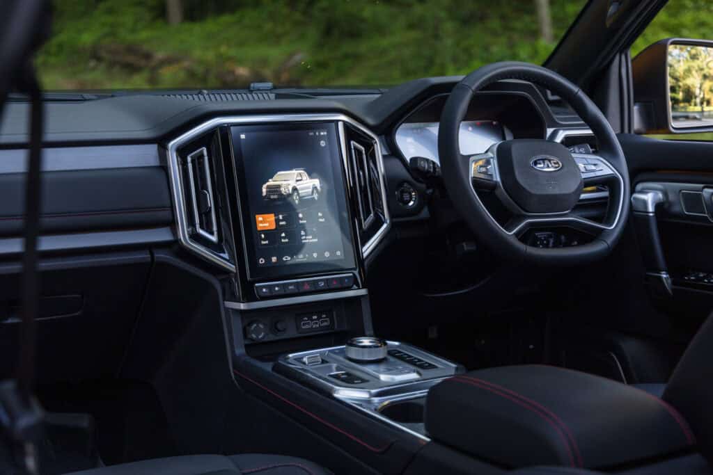 2026 JAC Hunter PHEV ute.