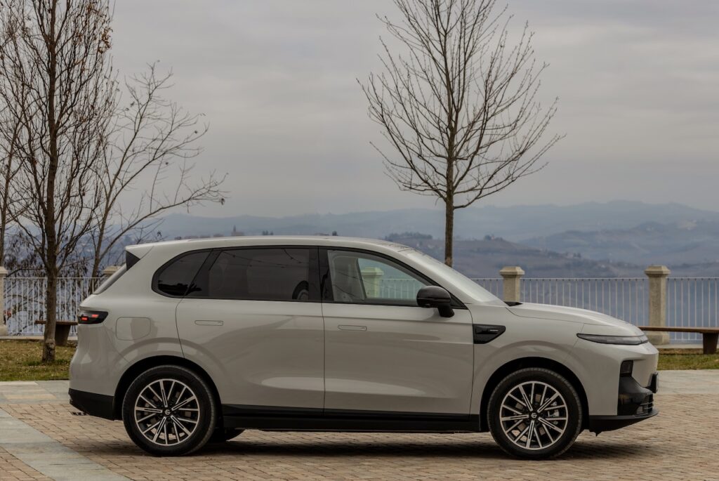 2026 Leapmotor B10 Hybrid EV.