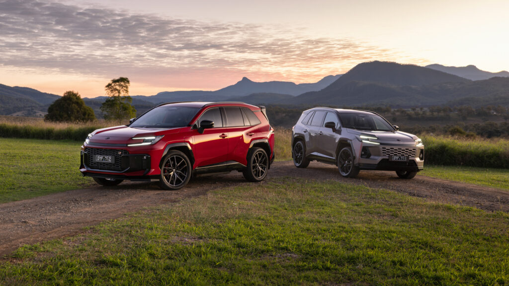 2026 Toyota RAV4 PHEV GR Sport (left) and XSE.