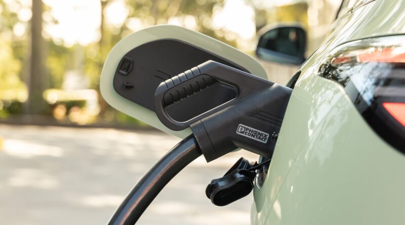 Plug. 2026 Geely EX2.