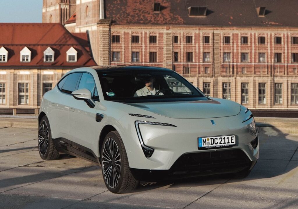 2026 Avatr 11.