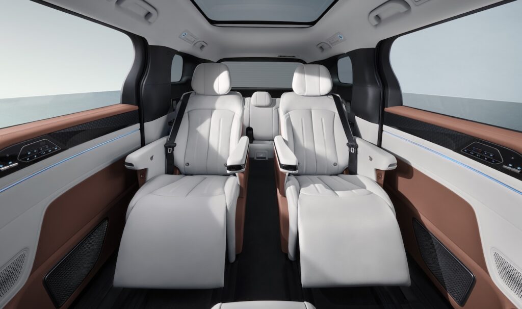 2026 BYD M9.